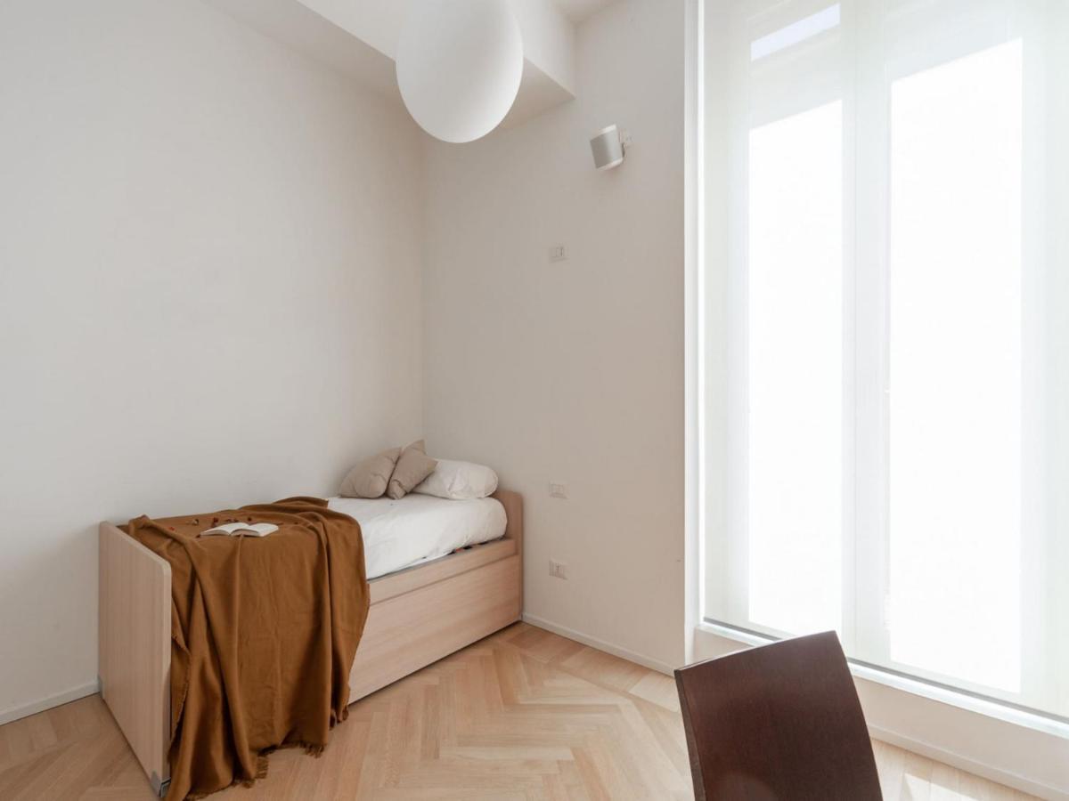 The Best Rent - Spacious Three-Bedroom Apartment With Terrace Mediolan Zewnętrze zdjęcie